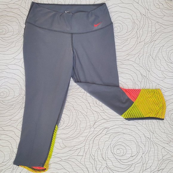 Nike Pants - [S] Nike Dry Fit Crop Leggings